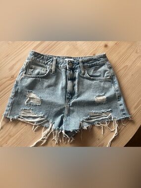Forever 21 Distressed Denim Short Size 27